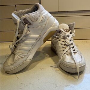 Adidas Women's White and Gold Athletic Sneakers